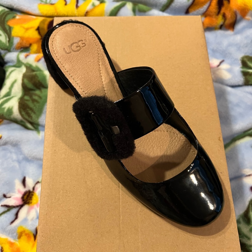 Ugg brand pump. New in box. Size 8.